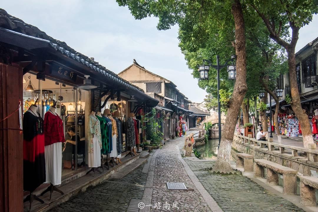 探索如何在人际交往中保持谦逊和尊重?世界,美好发现尽在红迪网
